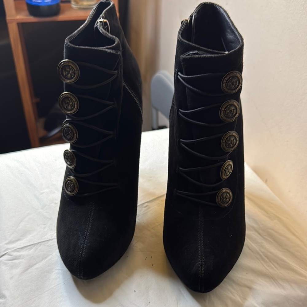 Elegant Black Ankle Boots